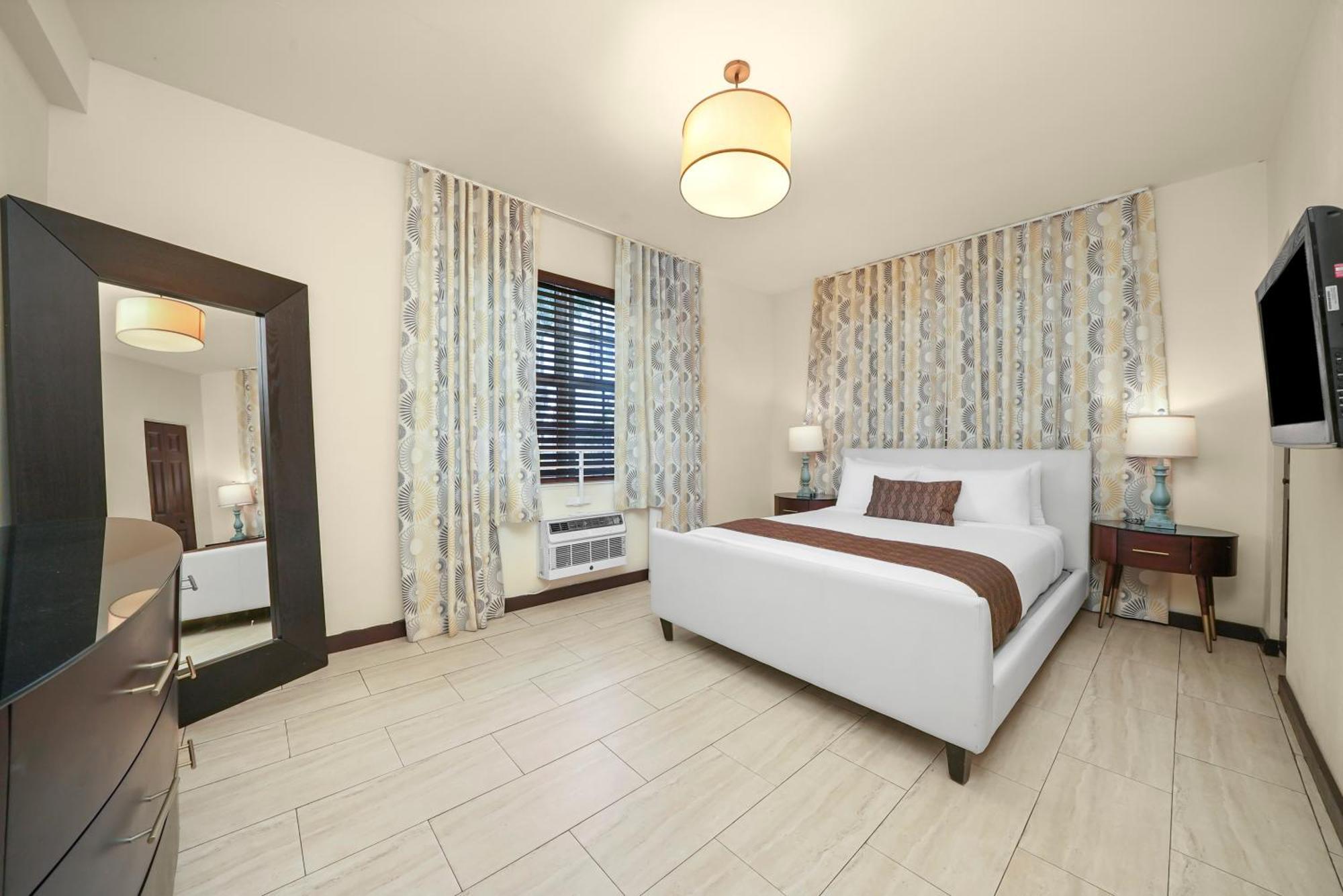 Tradewinds Y Hotel 3*