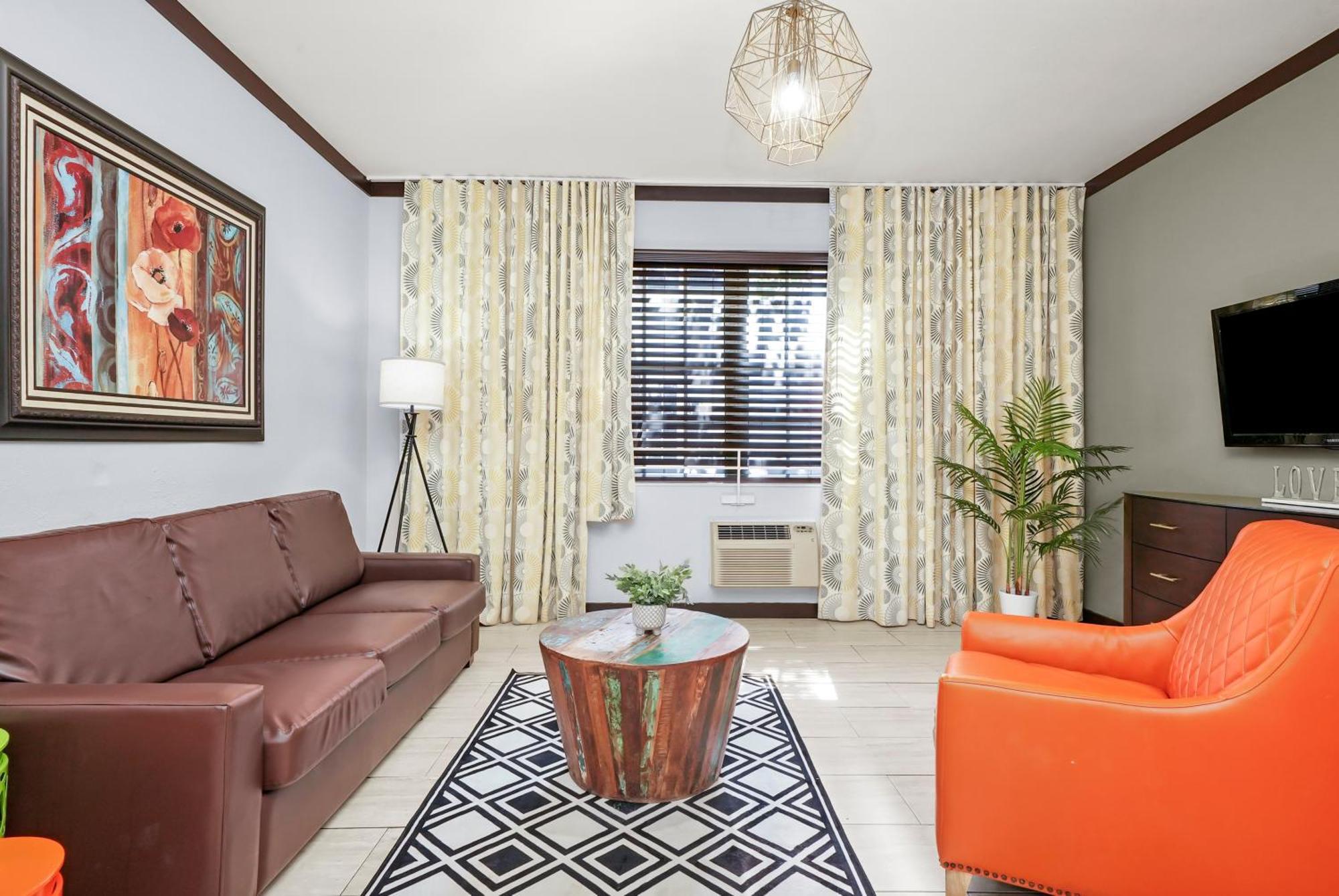 Hotel Tradewinds Y 3*