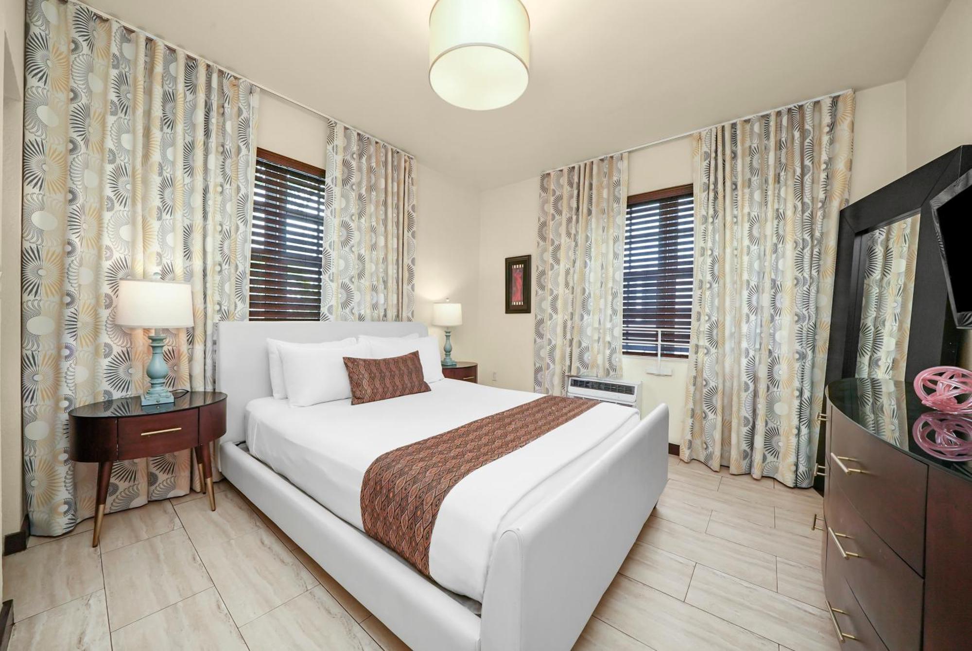 Hotel Tradewinds Y Miami Beach