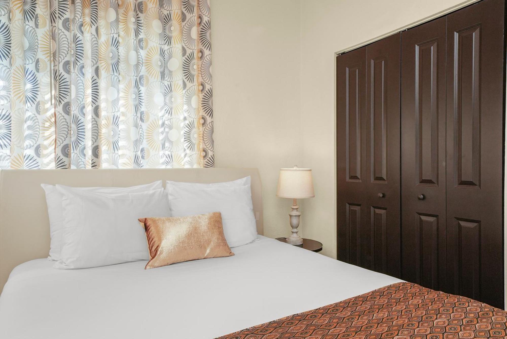Hotel Tradewinds Y Miami Beach