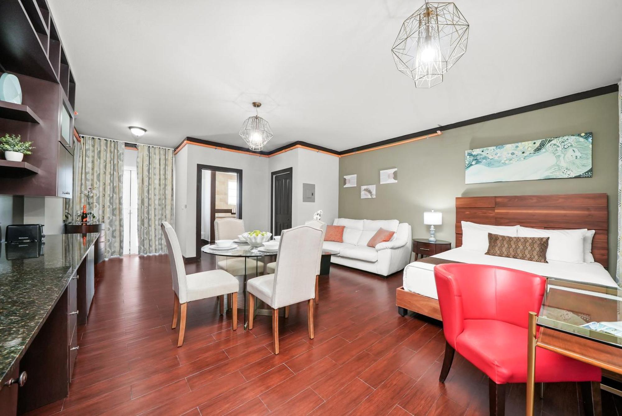 Tradewinds Y Miami Beach