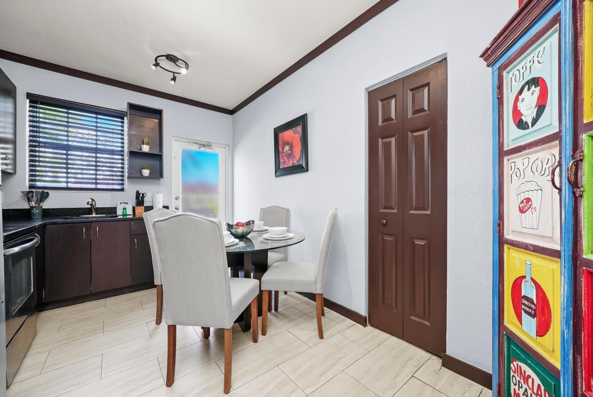 Hotel Tradewinds Y Miami Beach