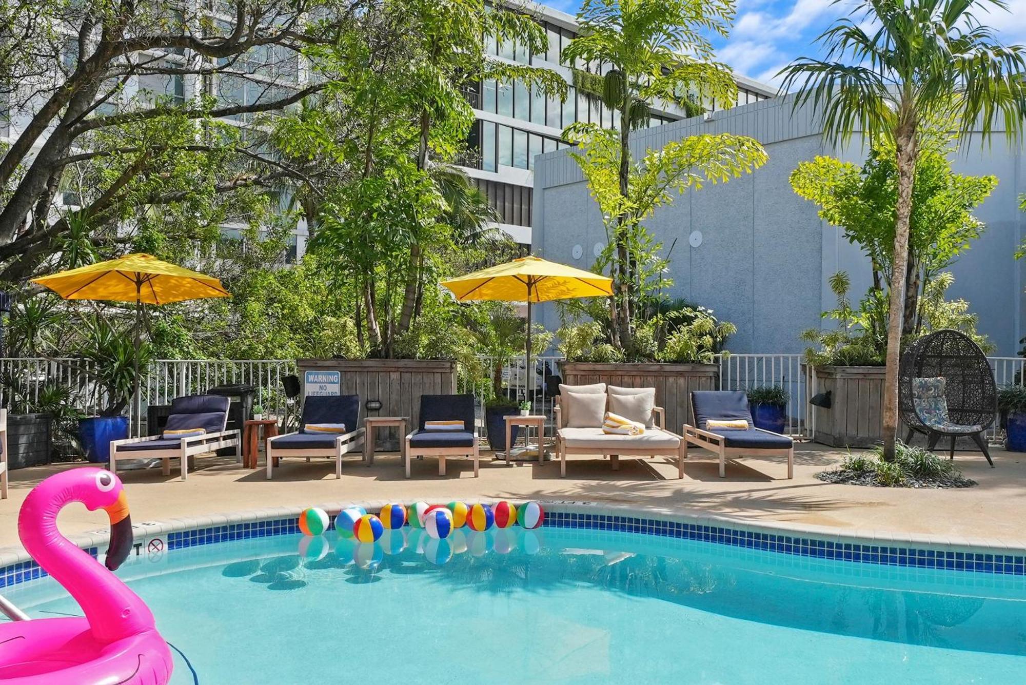 Tradewinds Y Hotel