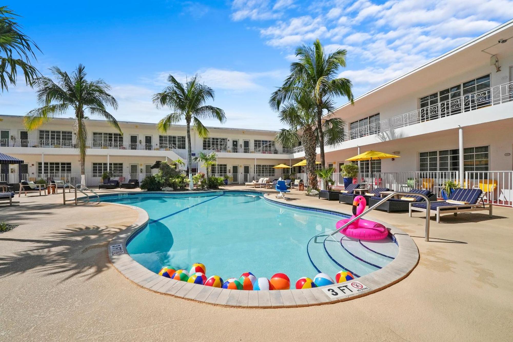 Tradewinds Y Hotel 3*