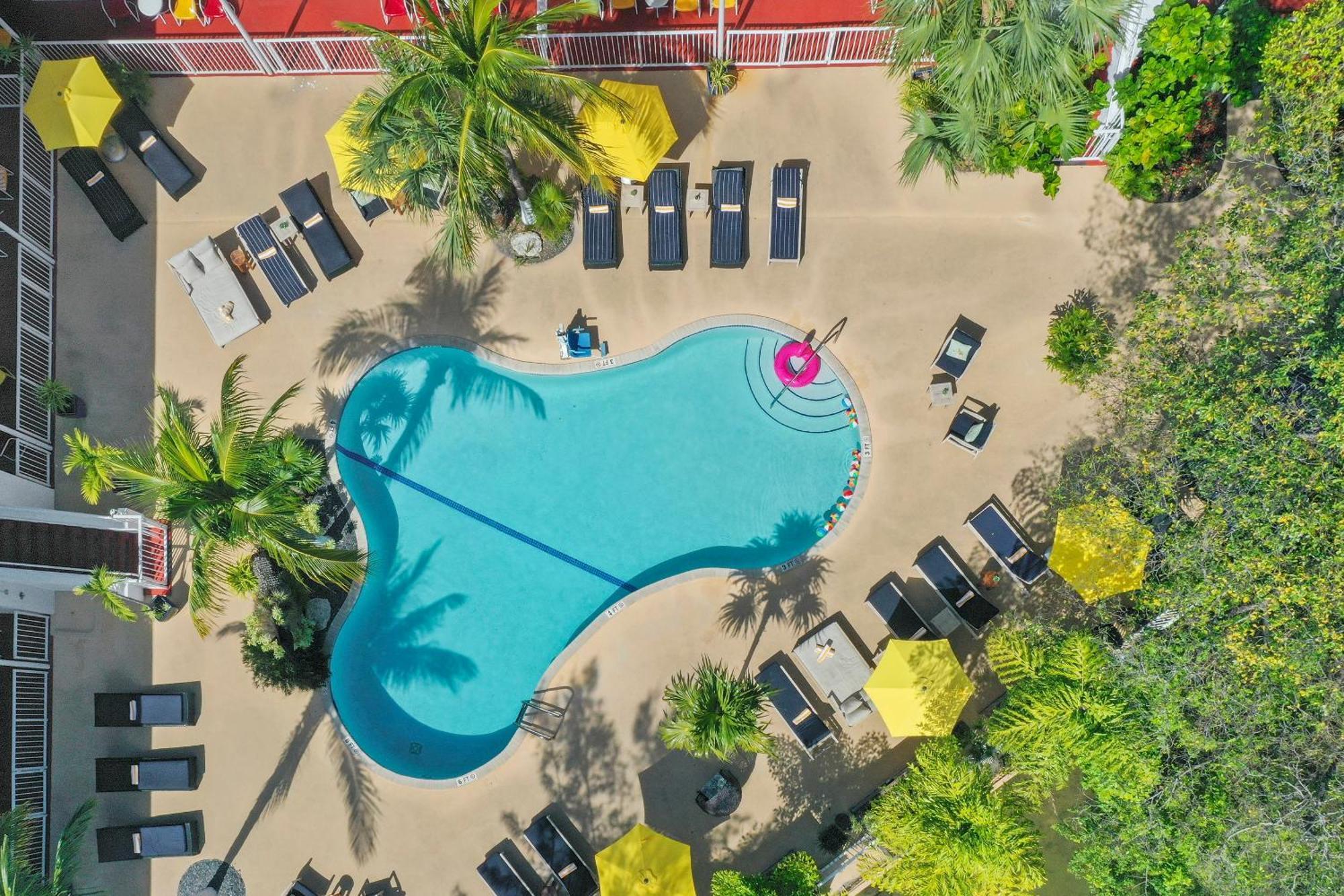 Hotel Tradewinds Y