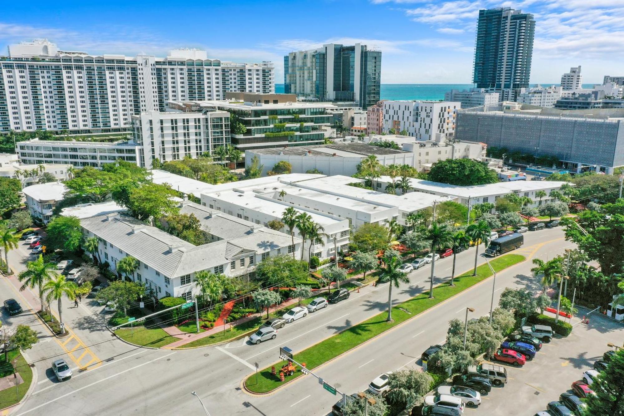 Tradewinds Y Miami Beach